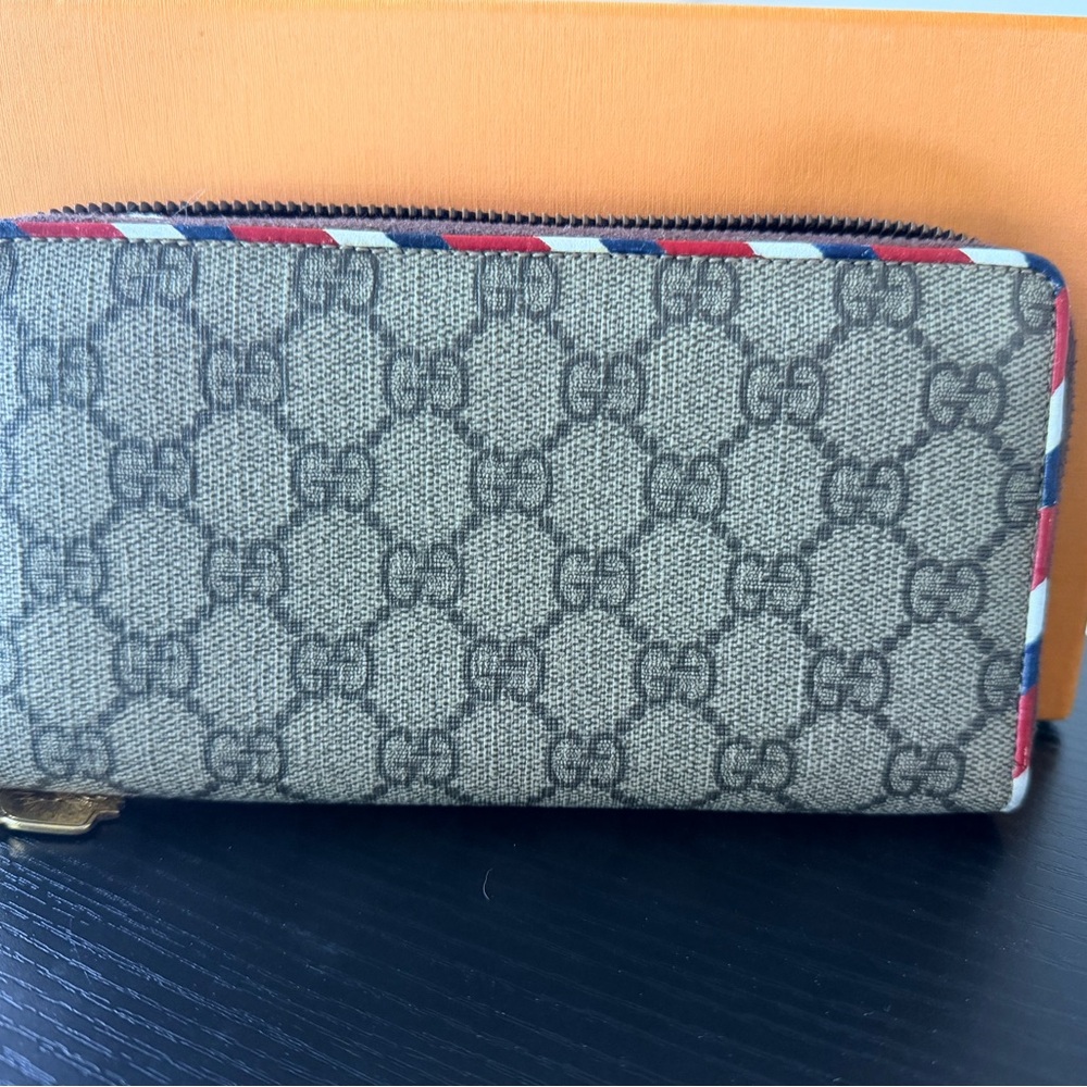 LE Gucci Multicolor Wallet Embroidered UFO Tiger - Picture 4 of 11